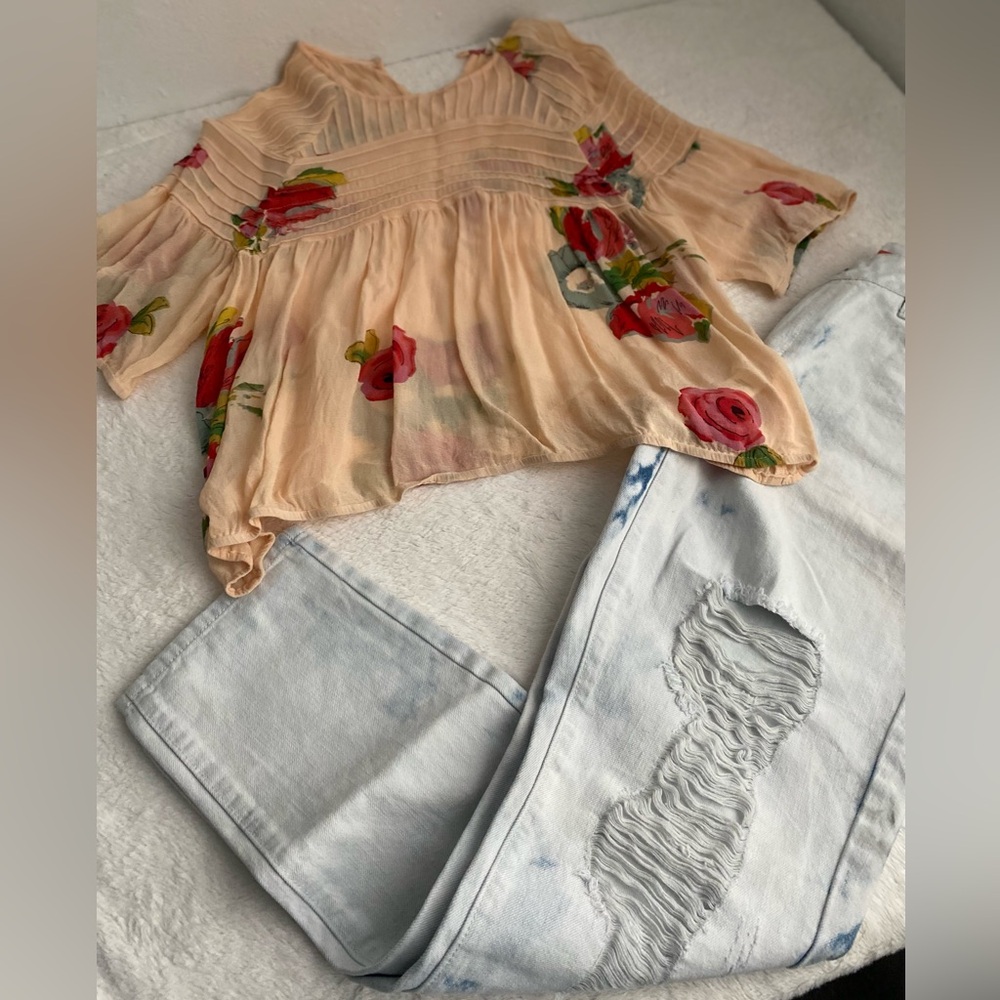 Distresssed jeans
